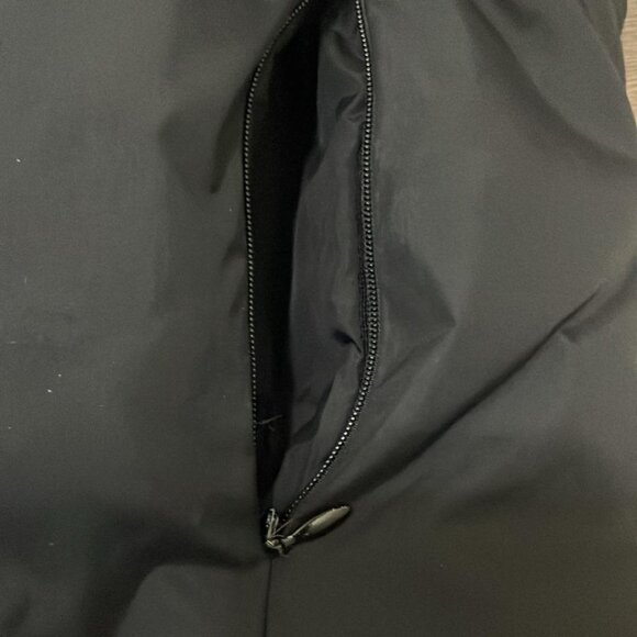 Banana Republic Black/Navy Puffer Vest XS Sleeveless Quilted Zip Up Winter Warm - Picture 4 of 6